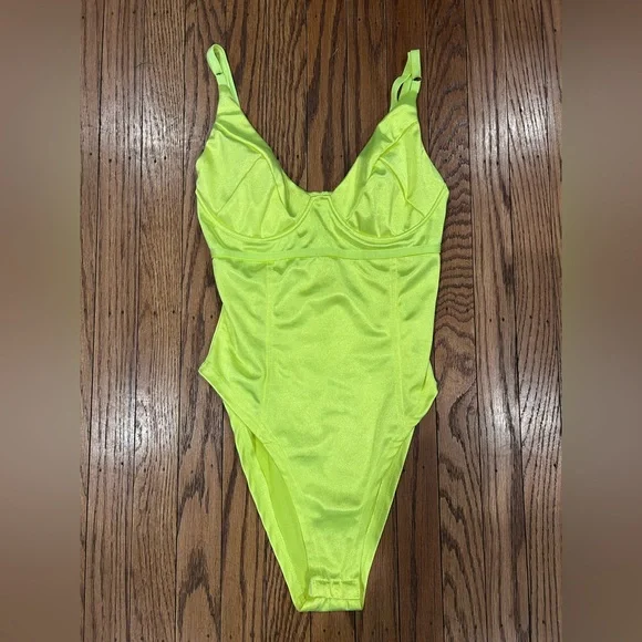 Neon Yellow bodysuit- medium - Picture 5 of 11
